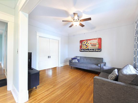5th image of 1920 Deerwood Ave