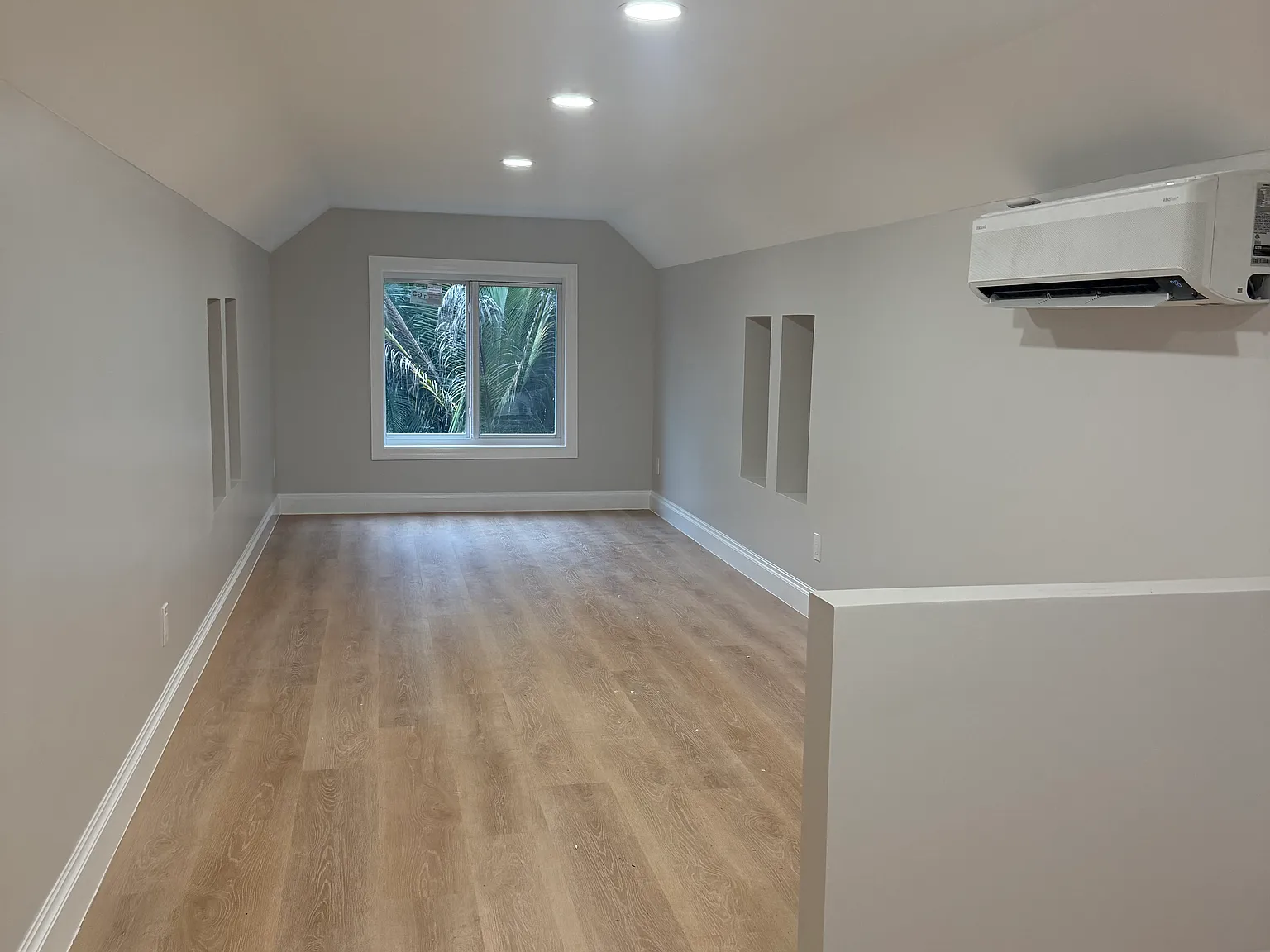 Studio, 1180 sqft, $2,200 — Photo 3