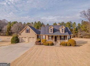 35 Apple Wood Ln, Taylorsville, GA 30178