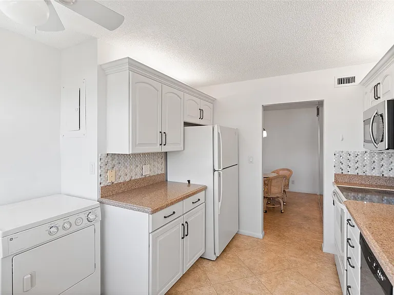 5200 N Ocean Blvd #710B — Photo 16