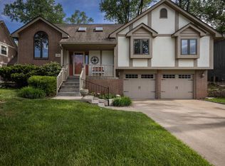 6709 SW Hamptonshire Ln, Topeka, KS 66614