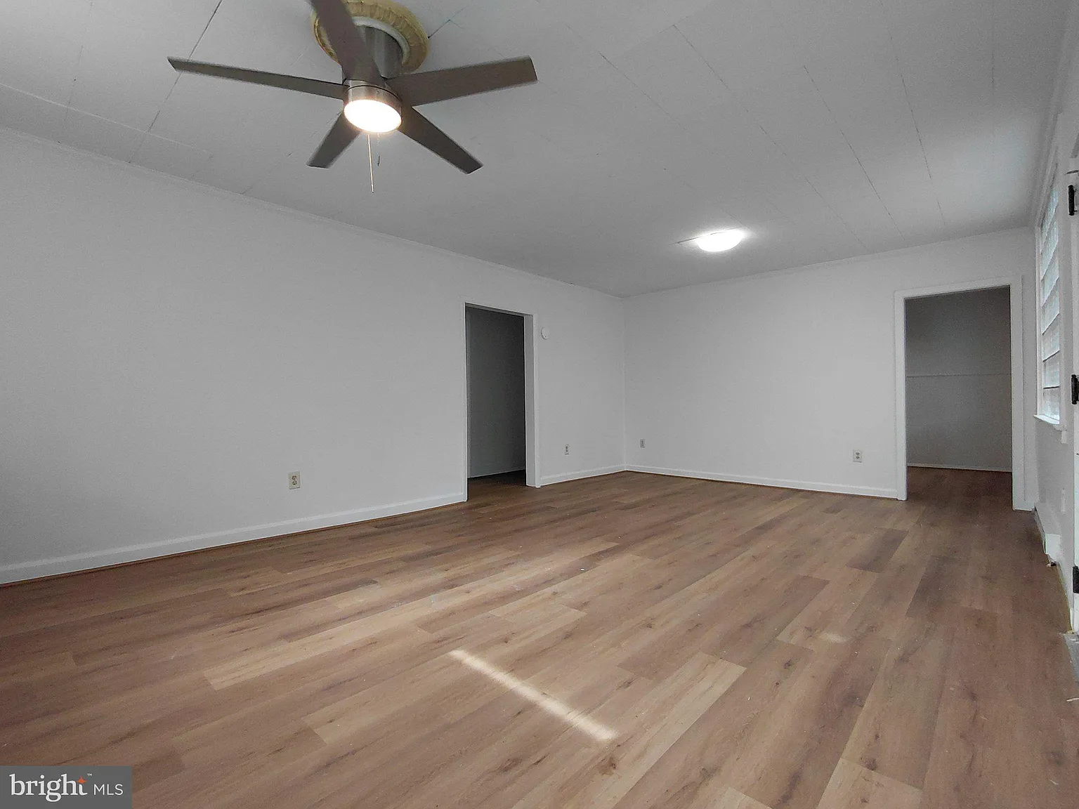 2 bed, 1.0 bath, 1898 sqft, $1,700 — Photo 2