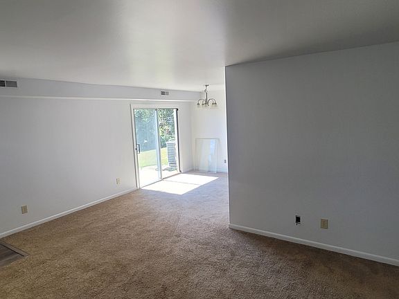 3rd image of 98 Lincoln Ave APT 1