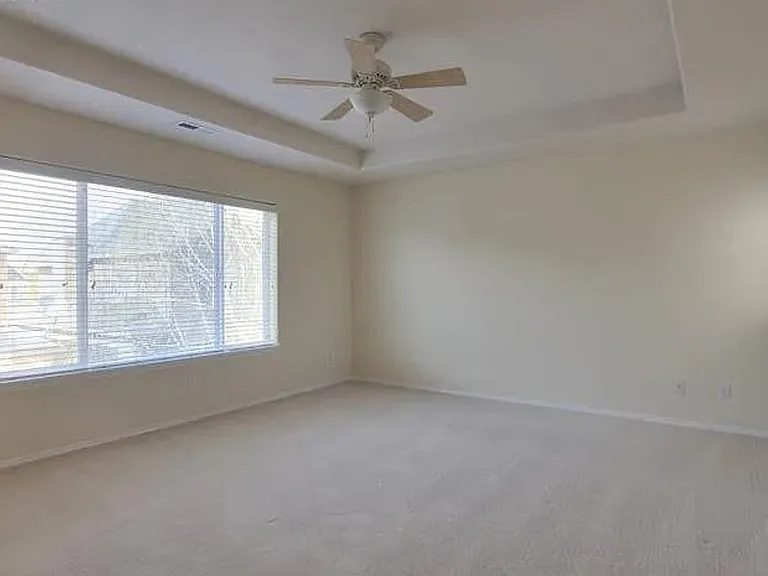 739 NE 61st Ct — Photo 5
