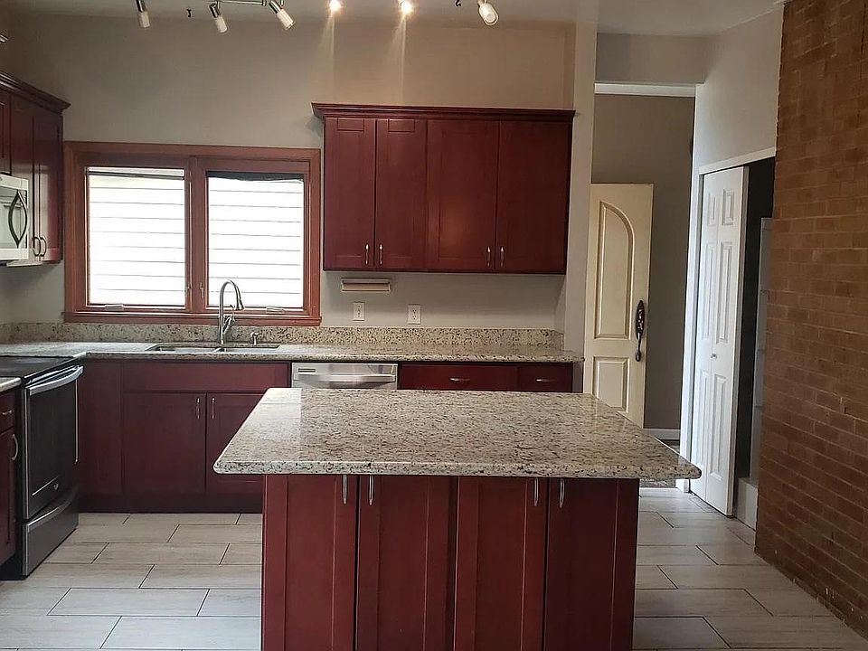 2nd image of 434A 159th Pl SE