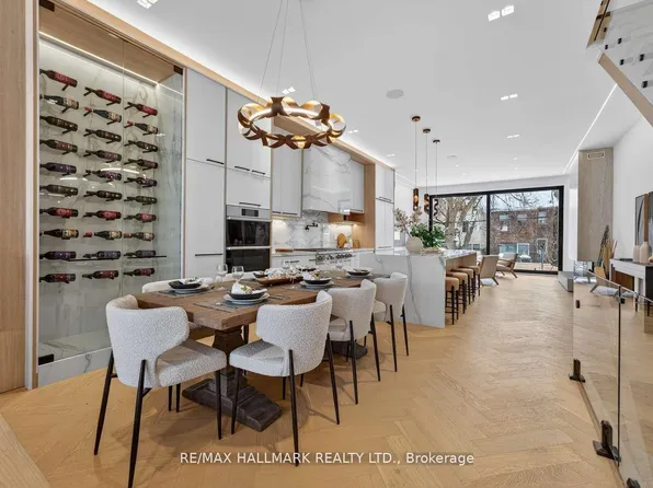 10 Wheeler Ave, Toronto, ON M4L 3V2