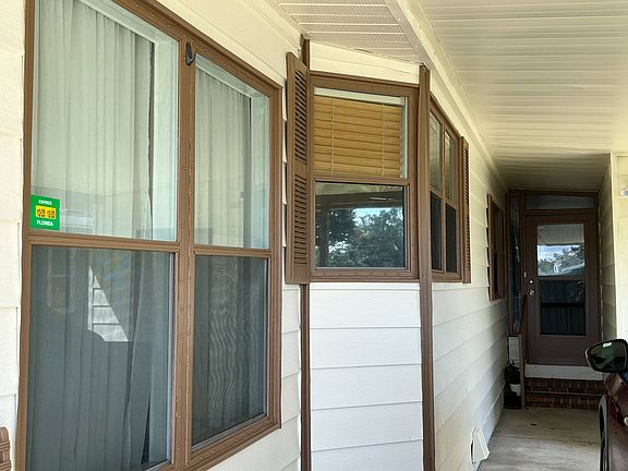 4th image of 2229 Primavera Ave