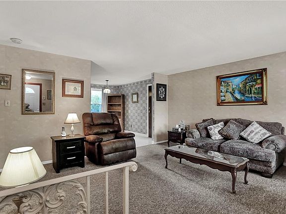 4th image of 11403 Stoeppelwerth Dr