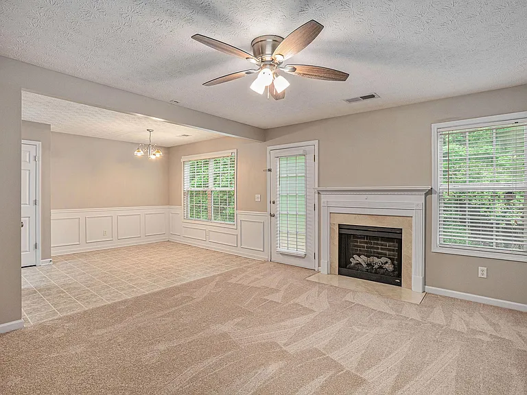226 Alton Cir — Photo 11