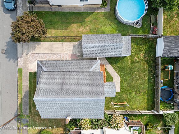3rd image of 838 Carmalt St