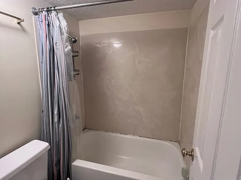 449 Harper Ave #11 — Photo 2