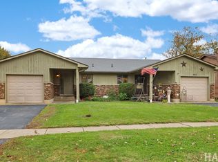 920 Pleasant St, Woodstock, IL 60098