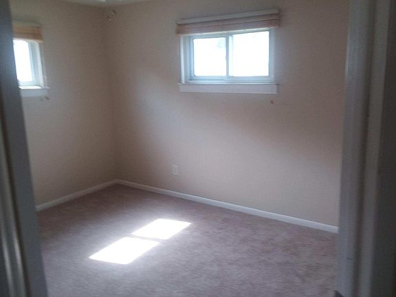 4th image of 4902 Campbell St