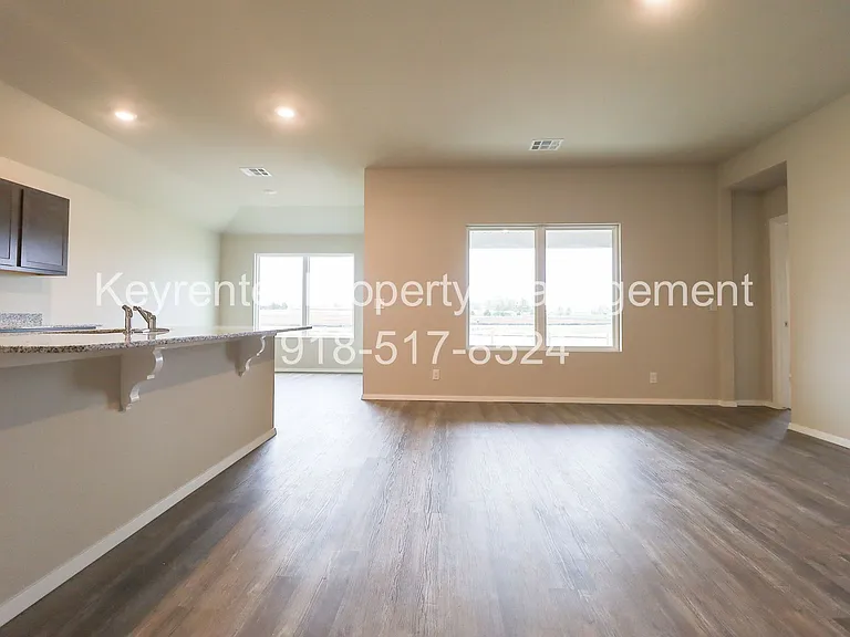 1327 E Honolulu Pl — Photo 14