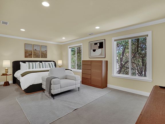 5th image of 10 Saint Louis Ln