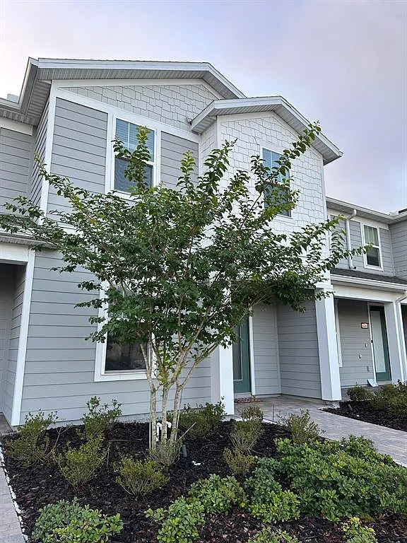 4 bed, 3.0 bath, 1809 sqft, $3,700 — Photo 3