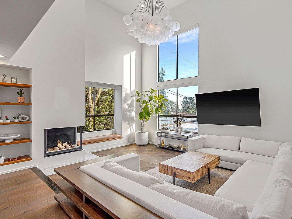 1st image of 1412 N Crescent Heights Blvd #206-1/2