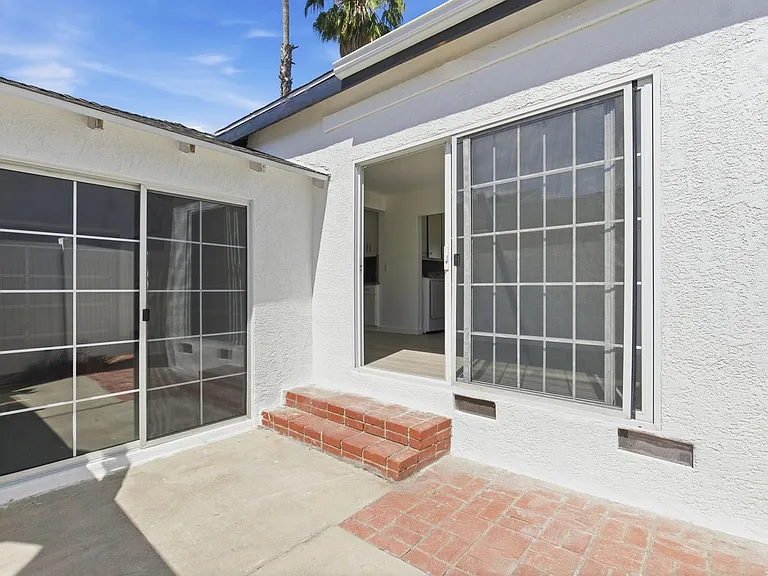 17418 Califa St — Photo 13