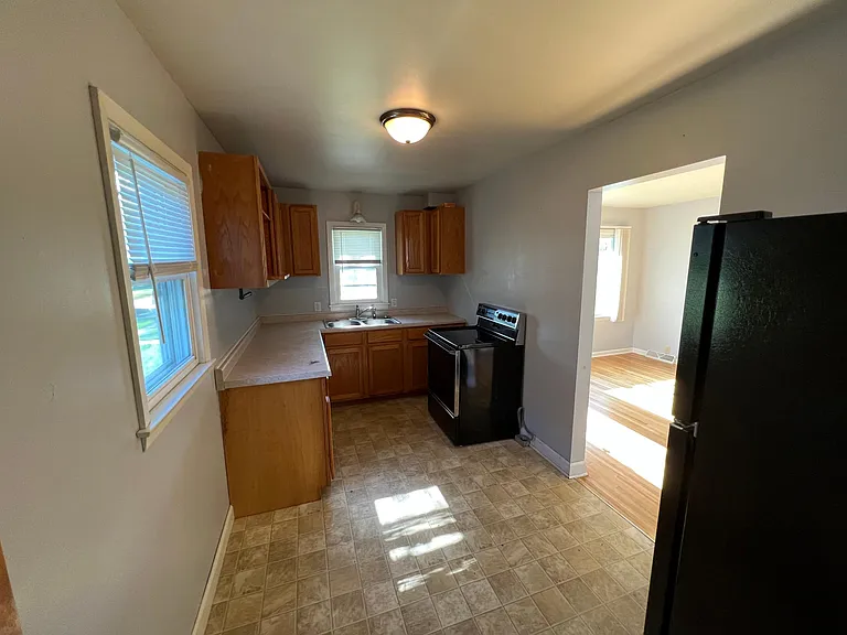 816 S 10th St — Photo 14