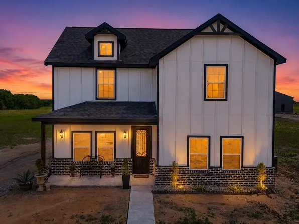 505 Farmer Rd, Ennis, TX 75119