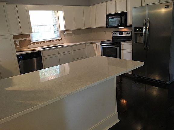 2nd image of 19 Beach Blvd