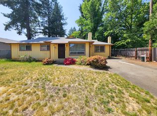 217 W Watkins St, Cave Junction, OR