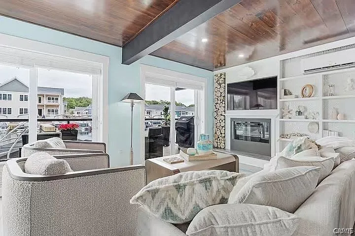 2 bed, 1.5 bath, 1425 sqft, $2,500 — Photo 3