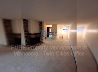 218 W Eagle Lake Dr, Maple Grove, MN 55369