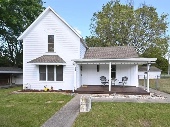 32 Mill St, Dearborn, MO 64439