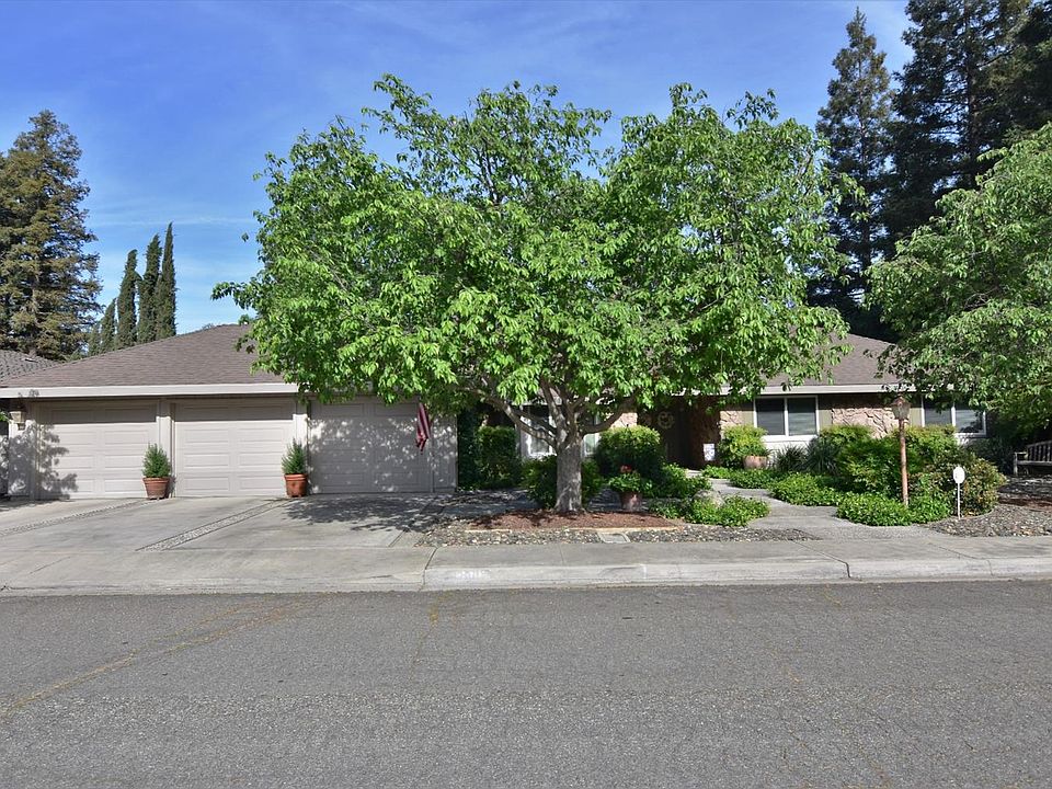 2nd image of 1380 Valley View Dr