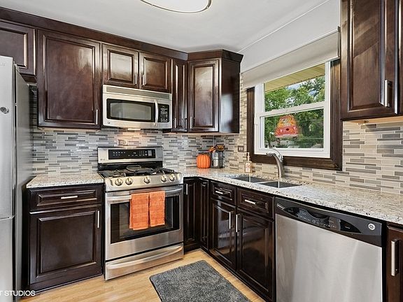 4th image of 4N116 Norris Ave