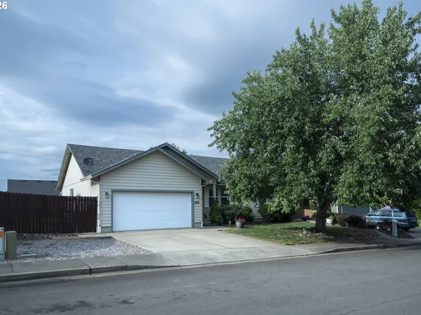 2561 Golfview Ave, Sutherlin, OR 97479