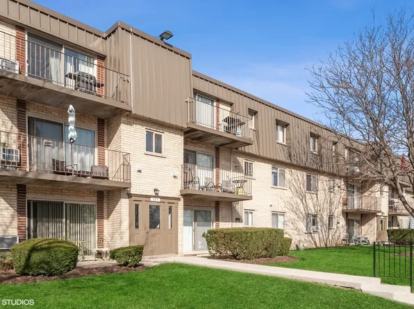 575 Fairway View Dr #1F, Wheeling, IL 60090