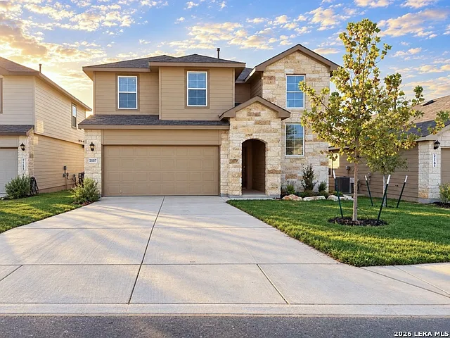 4 bed, 2.5 bath, 2336 sqft, $2,600 — Photo 4