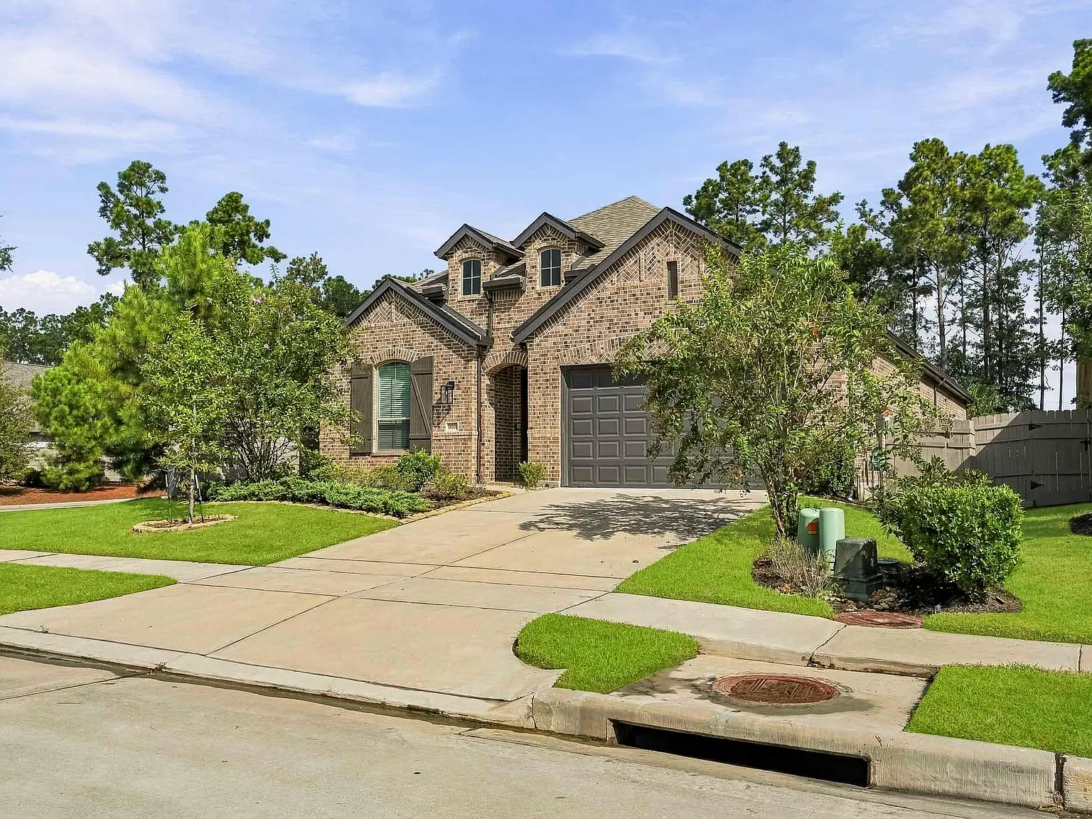 4 bed, 3.0 bath, 2293 sqft, $2,800 — Photo 2