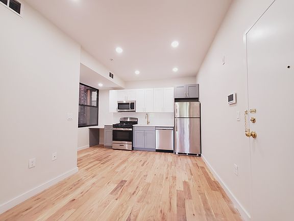 5th image of 141 Monticello Ave #3E