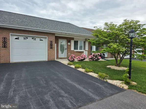 372 Winding Oak Dr, Hagerstown, MD 21740