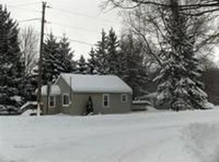 8112 Forest Beach Rd, Watervliet, MI 49098