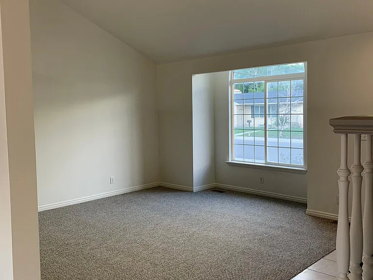 355 N 1200 E — Photo 9