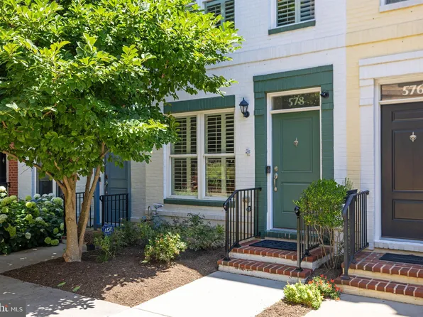 578 Regent Pl NE, Washington, DC 20017