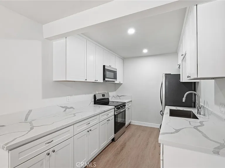 374 S Miraleste Dr #406 — Photo 11
