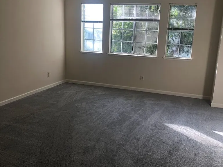2822 College Ave — Photo 2