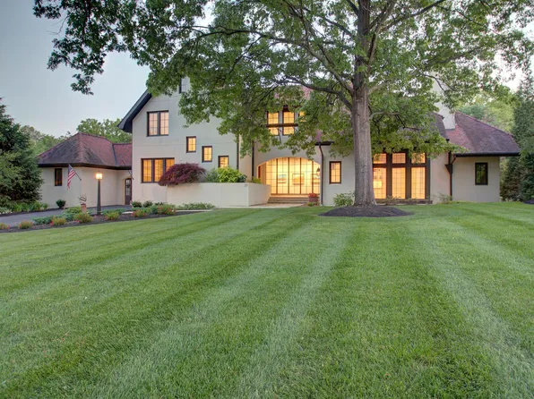 27 Leathers Rd, Fort Mitchell, KY 41017