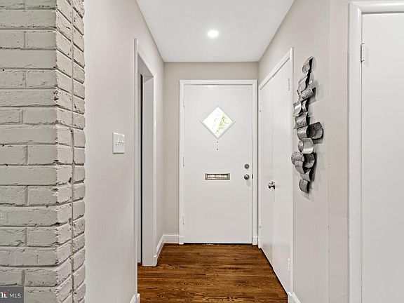 3rd image of 10010 Morningside Ct