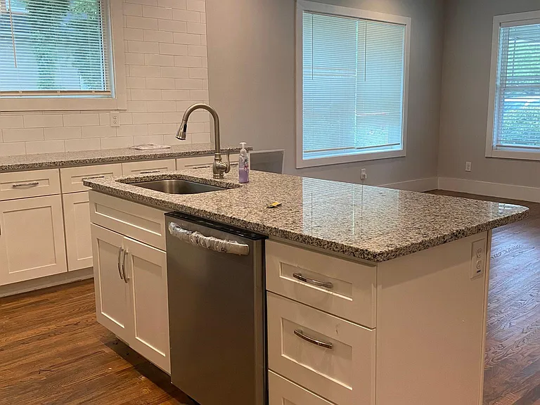 694 Cascade Ave SW #A — Photo 11