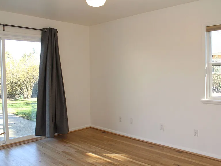 8401 NE Going Pl — Photo 15