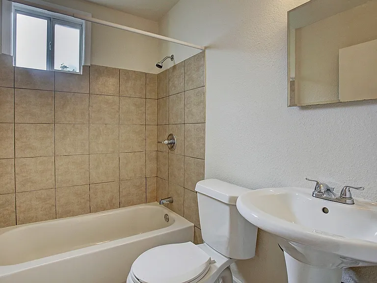 2202 Park Street — Photo 7