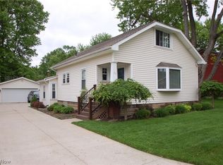 35 Scott St, Canfield, OH 44406