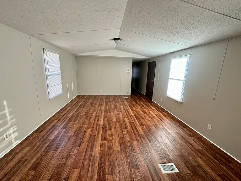 328 E Jackson Blvd #3 — Photo 2