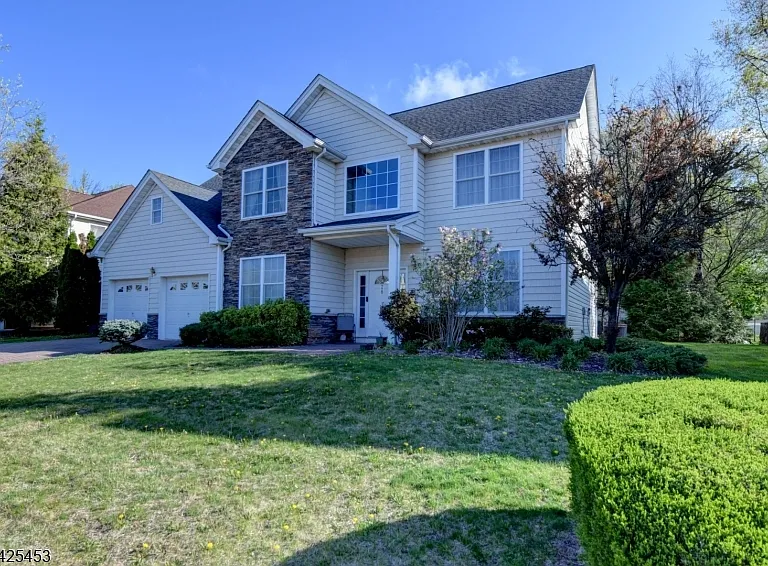 26 Pine Ln — Photo 2